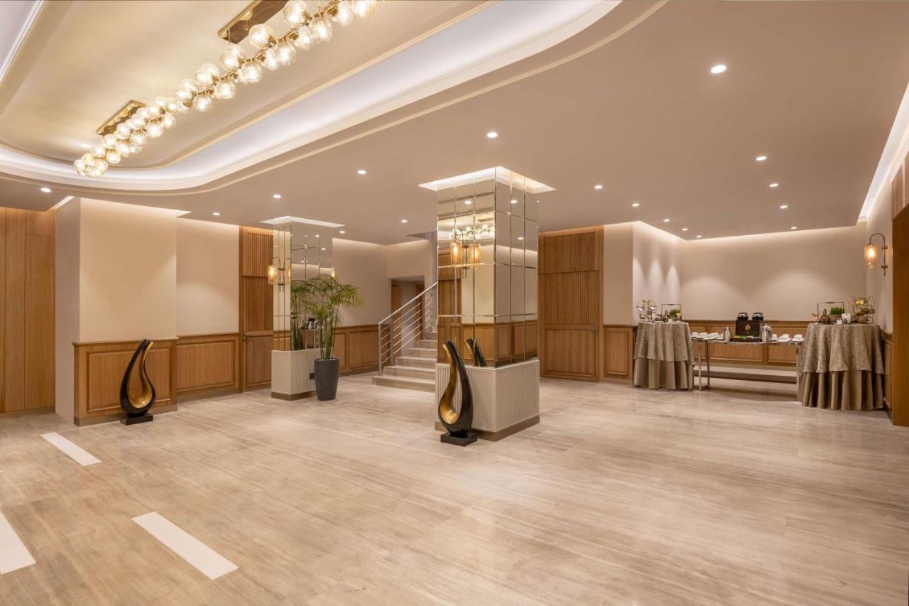 Radisson Hotel Sector 29 Gurugram Ґурґаон Екстер'єр фото